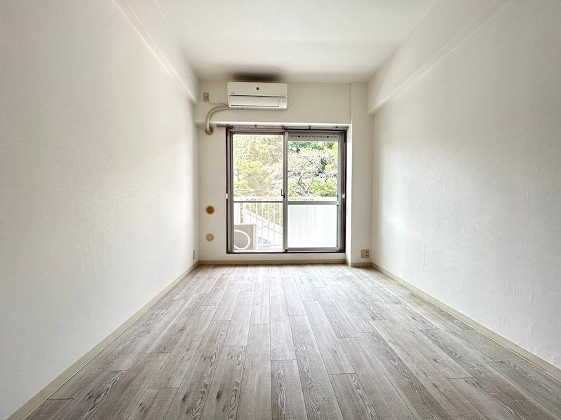 �y���ԁE���r���O�z�@�O���W���̎ʐ^�ł�