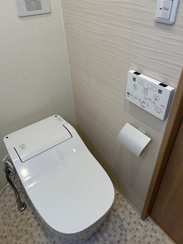 �y�g�C���z�@�����g���ꏊ������A���K�ɁB