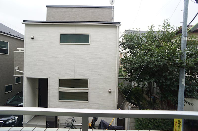 �y���]�z�@