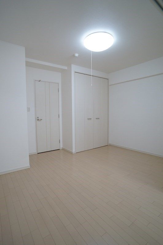 �y���̑������E�X�y�[�X�z�@6��̗m���͎��[�t�ŁA�Ƌ�̔z�u���X���[�Y�B���Z��Ԃɂ�Ƃ肪���܂�A���K�ȐQ�������܂��B