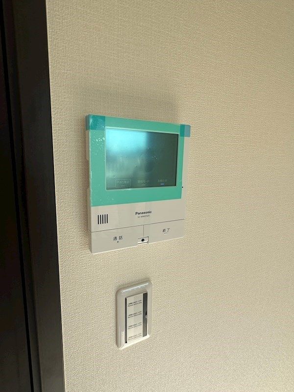 �y�Z�L�����e�B�z�@�Z�L�����e�B�ʂ����S�B���j�^�[�z������